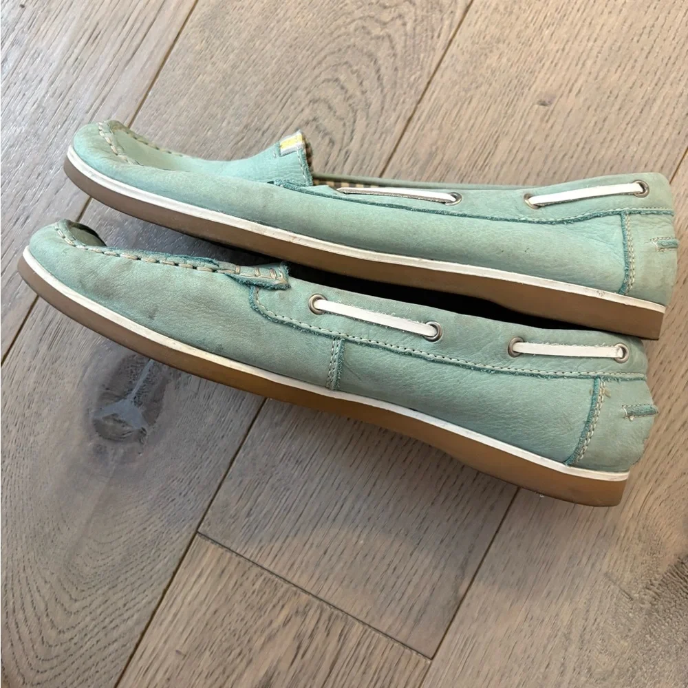 Naturalizer Aqua Leather Loafers - Picture 7 of 8